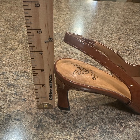 Beast Fashion Trinie Pointed Toe Heels Size 8.5  Camel Slingback Pumps - Picture 8 of 9